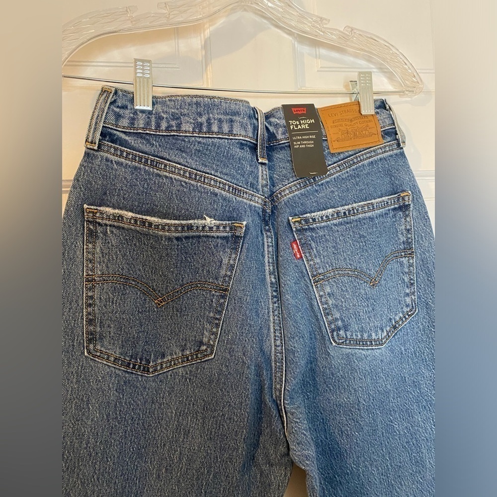 NWT LEVI’S PREMIUM 70’s HIGH RISE FLARE WOMEN'S JEANS - Sonoma Step - Dark Wash - Picture 7 of 9